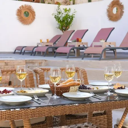 Charming 3bed W/ Pool, Very Close To Centre Villa *